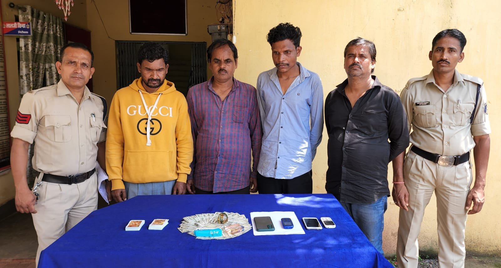 जुआड़ियों पर बस्तर पुलिस की कार्यवाही
