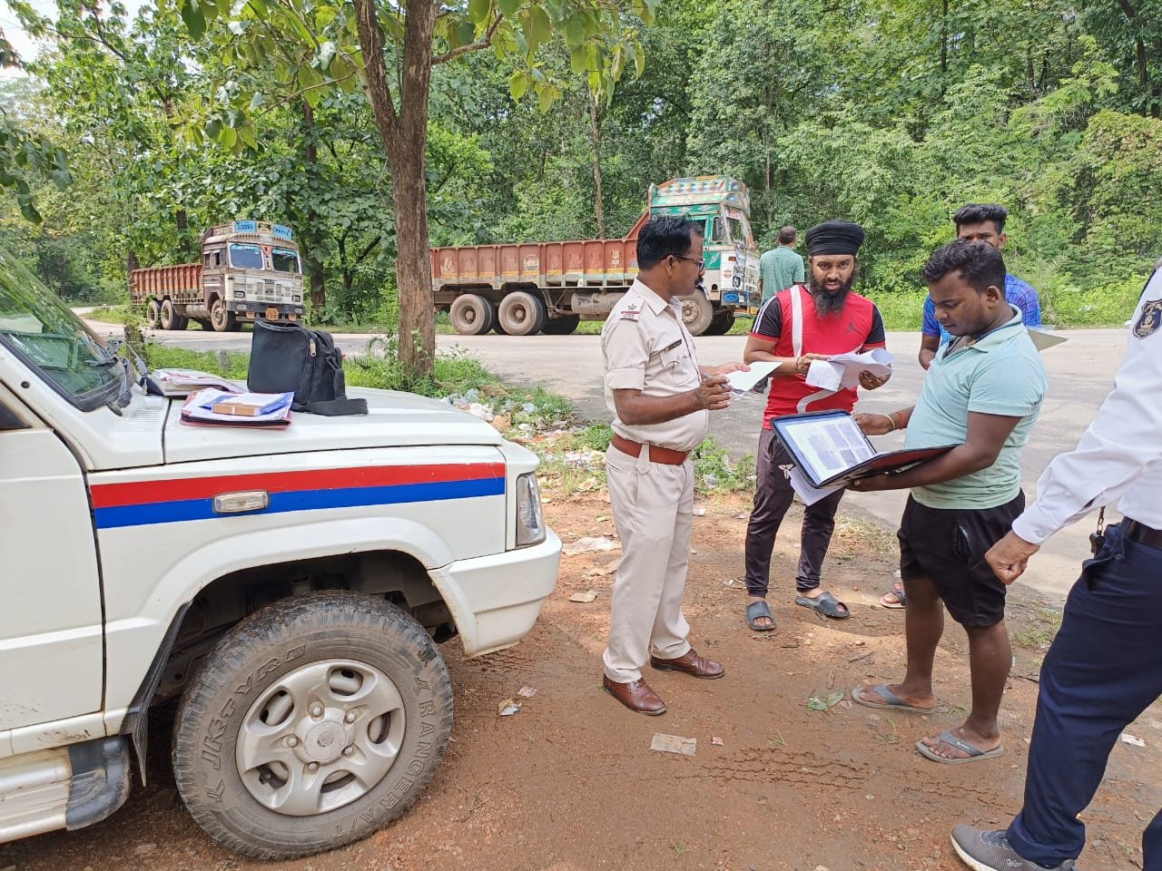 यातायात नियमों का उल्लंघन करने वालों पर हुई कार्यवाही