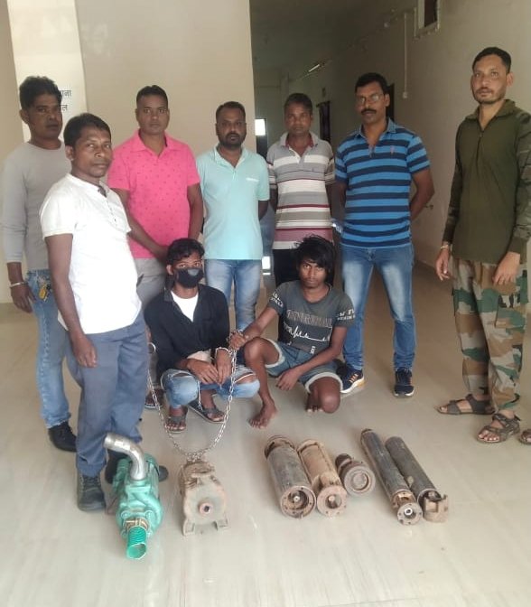 सबमर्सिबल पम्प चोरी के आरोपियों को पुलिस ने पकड़ा