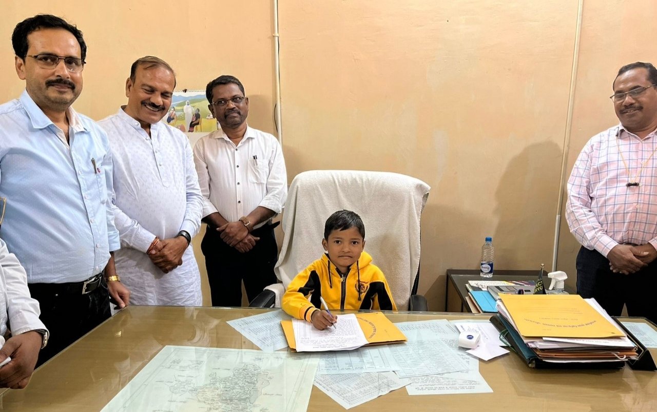 राष्ट्रीय बाल दिवस के अवसर पर दिव्यांशु ताती बना मुख्य चिकित्सा एवं स्वास्थ्य अधिकारी