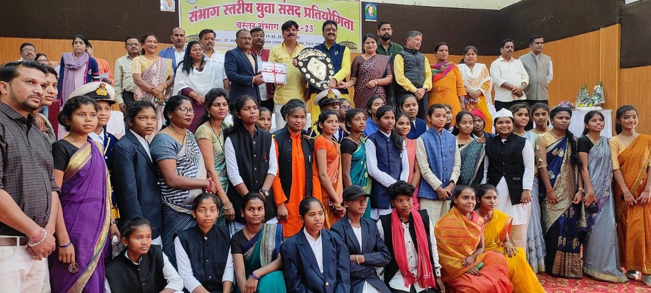 युवाओं के नेतृत्व क्षमता का विकास करता है युवा संसद : रेखचंद जैन