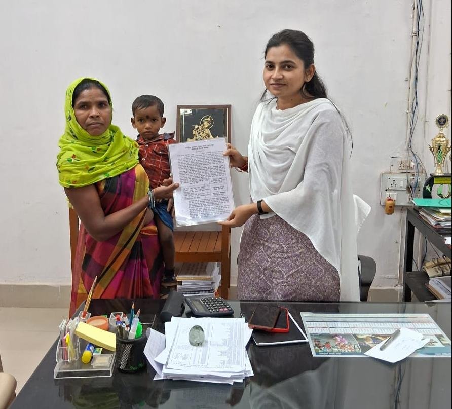 शासन के नियमानुसार दो लोंगों को दिया गया अनुकम्पा नियुक्ति