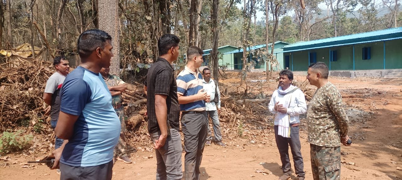 पुलिस अधीक्षक ने संवेदनशील क्षेत्रो के निर्माण कार्यों की सुरक्षा व्यवस्था का जायजा लिया