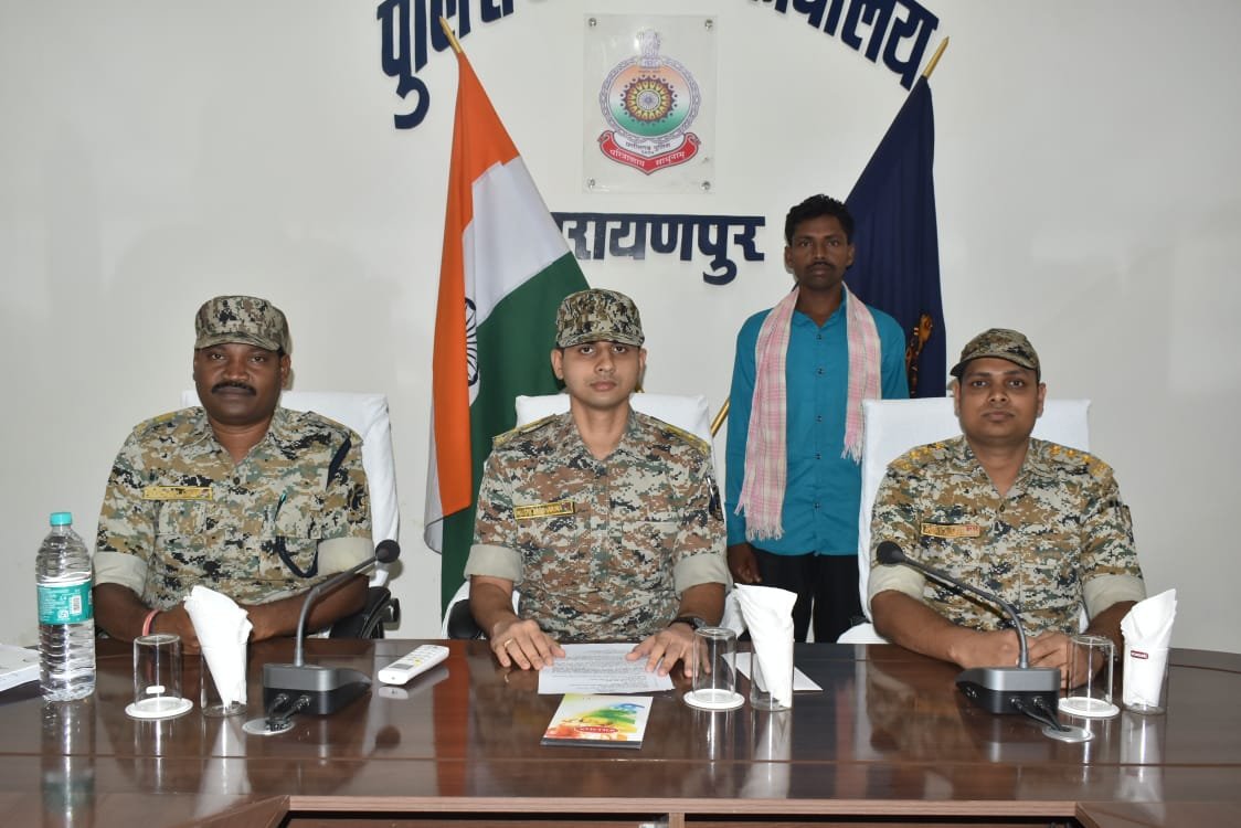 कुतूल एलओएस कमाण्डर ने किया आत्मसमर्पण