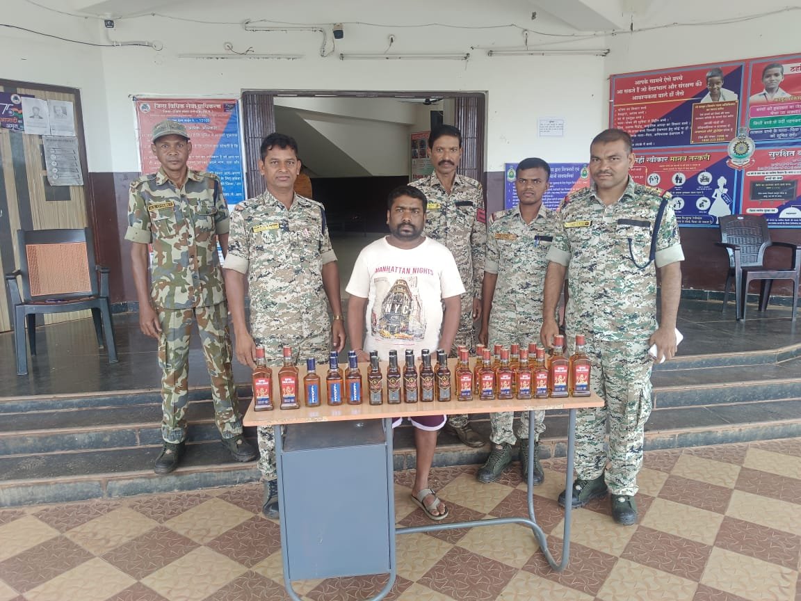 अवैध शराब बिक्री करने वाले से पुलिस ने 6 लीटर शराब जप्त की
