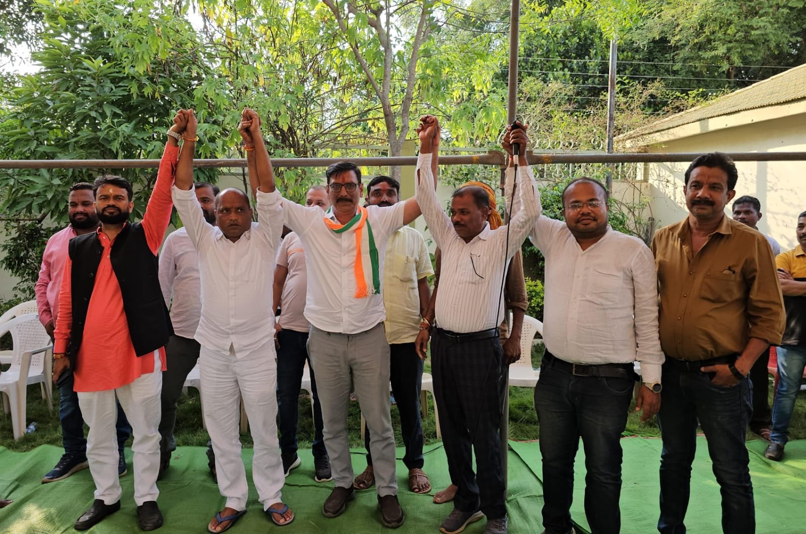टीवी रवि ने जतिन को दिया समर्थन, नहीं लड़ेंगे चुनाव