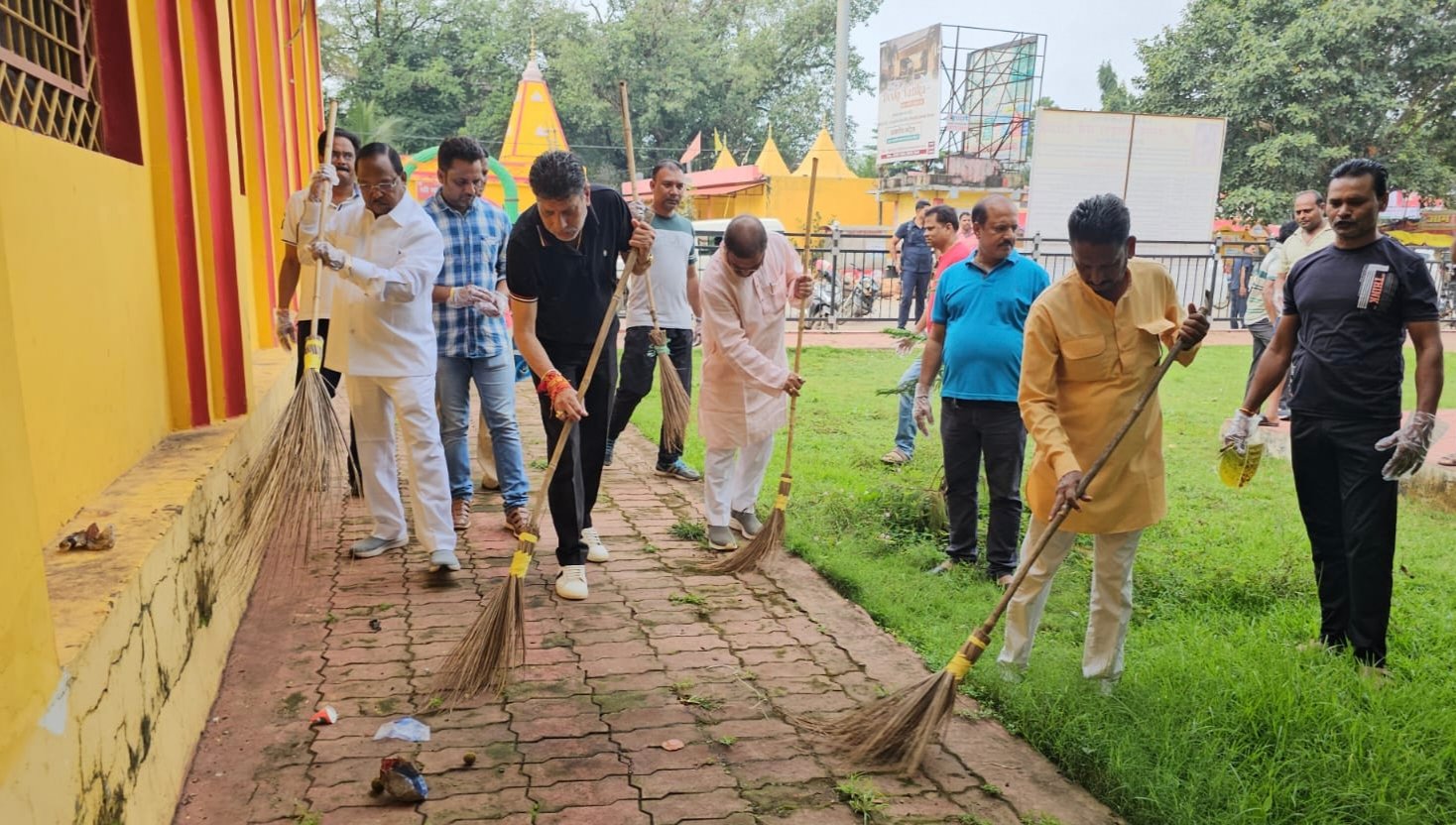 महात्मा गांधी की जयंती पर भाजपा ने चलाया स्वच्छता अभियान