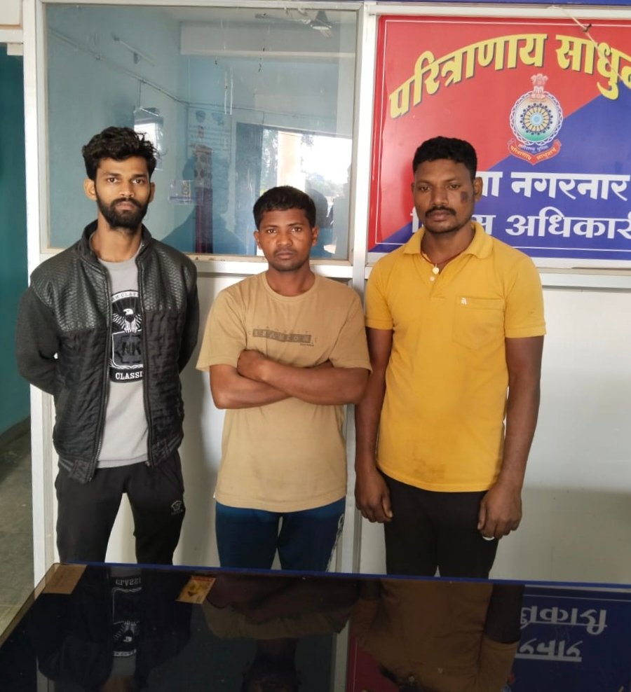 एनएमडीसी संयत्र से एक ही नंबर की दो ट्रकों में पिग आयरन लोड मामले में संलिप्त 3 आरोपी गिरफ्तार