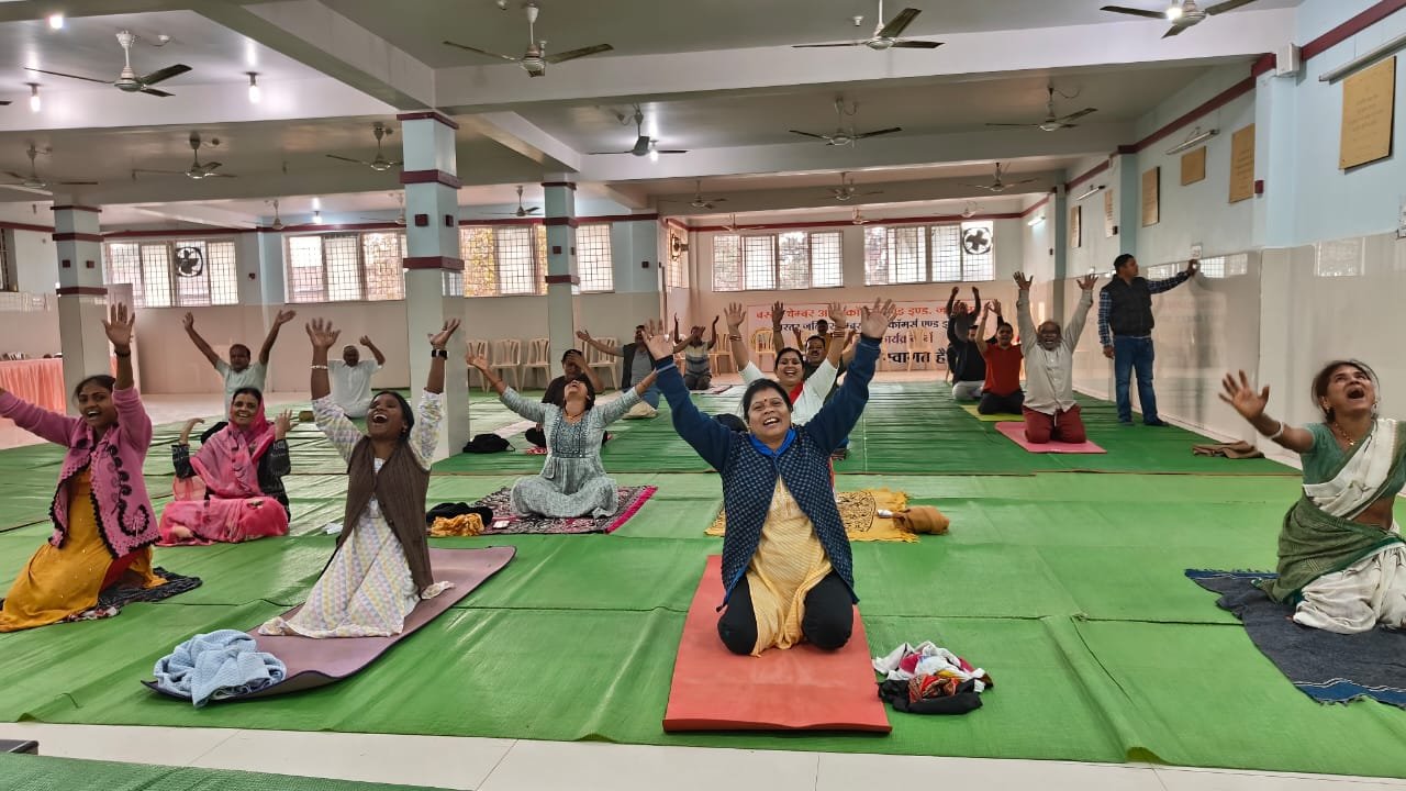 चेंबर भवन में हो रहा है, निःशुल्क योग शिविर