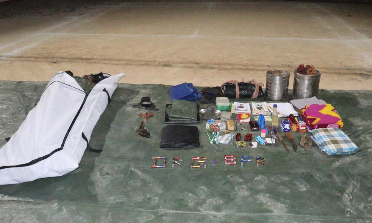 पुलिस नक्सली मुठभेड़ में आठ लाख का इनामी नक्सली हुआ ढेर