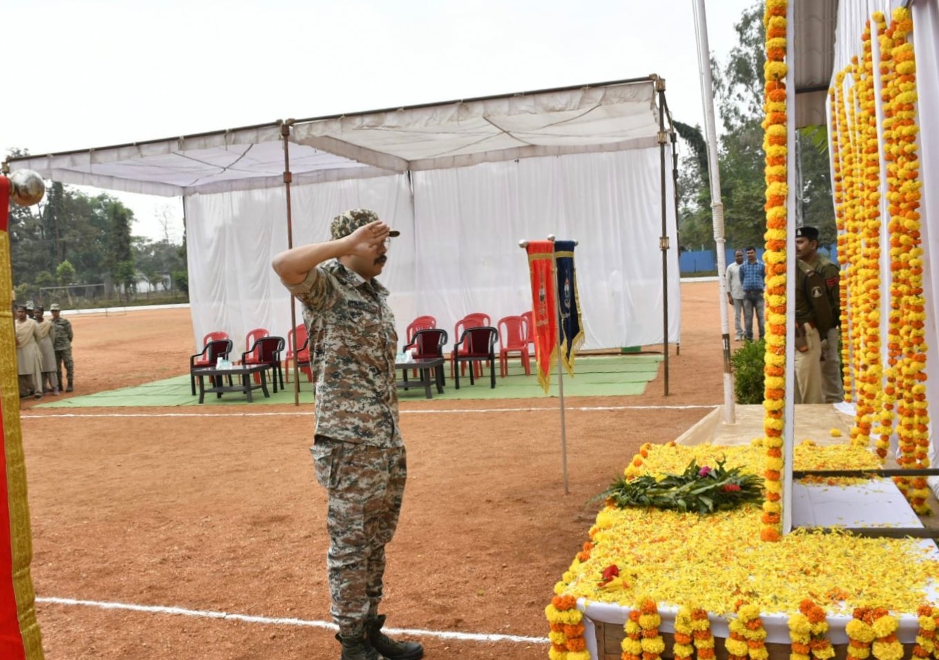 भूमकाल दिवस पर वीर गुण्डाधूर के साथ ही नक्सल घटना में शहादत हुए नागरिकों को दी गई श्रद्धांजली