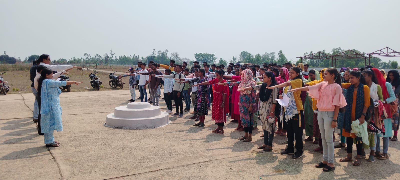 कॉलेज छात्रों ने प्रत्येक निर्वाचन में अपने मत का उपयोग करने ली शपथ