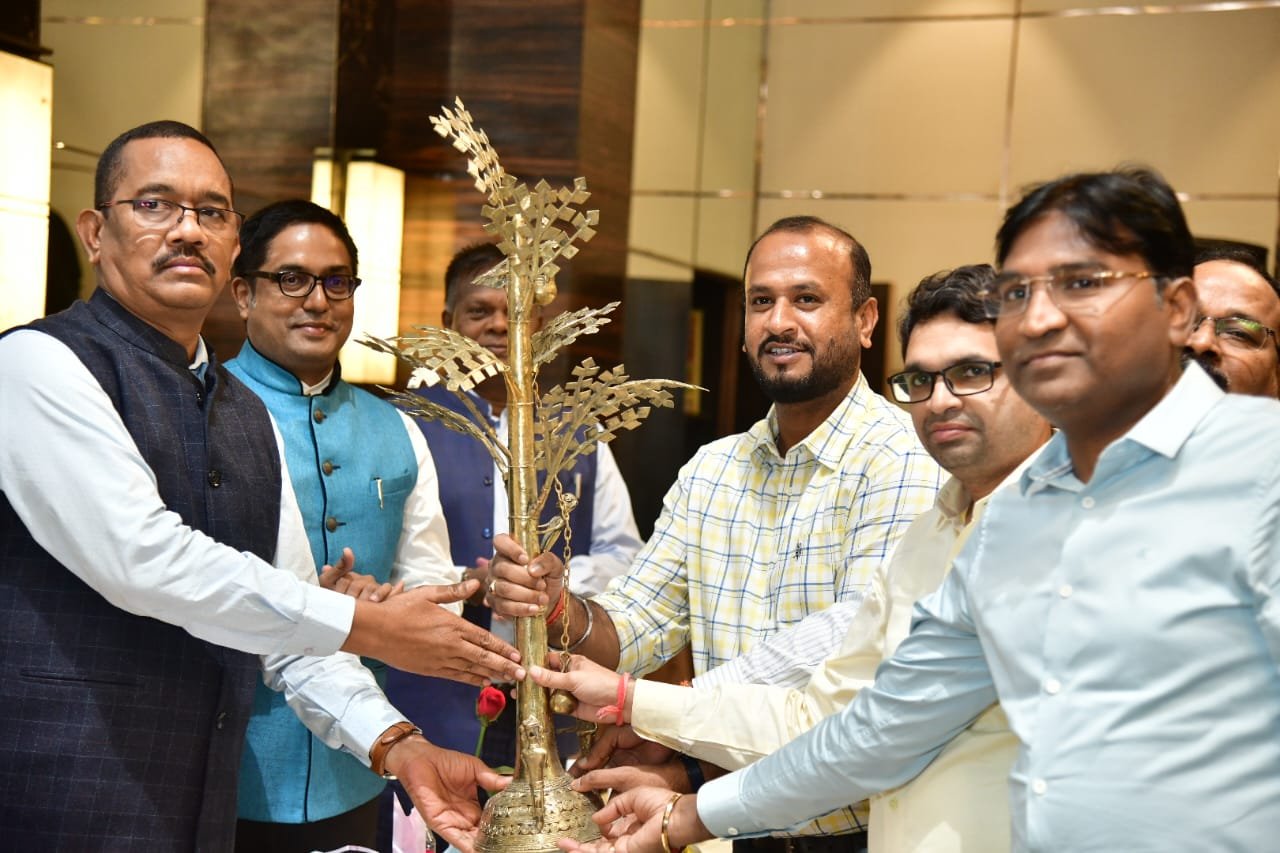 बस्तर की पदस्थापना को सौभाग्य समझकर अपनी श्रेष्ठत्तम सेवाएं दे : निवृत्तमान कमिश्नर