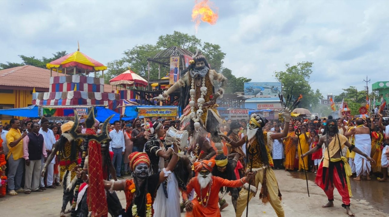 भूतेश्वर महादेव की पालकी यात्रा में भक्तों ने शिव भगवान को कराया नगर भ्रमण