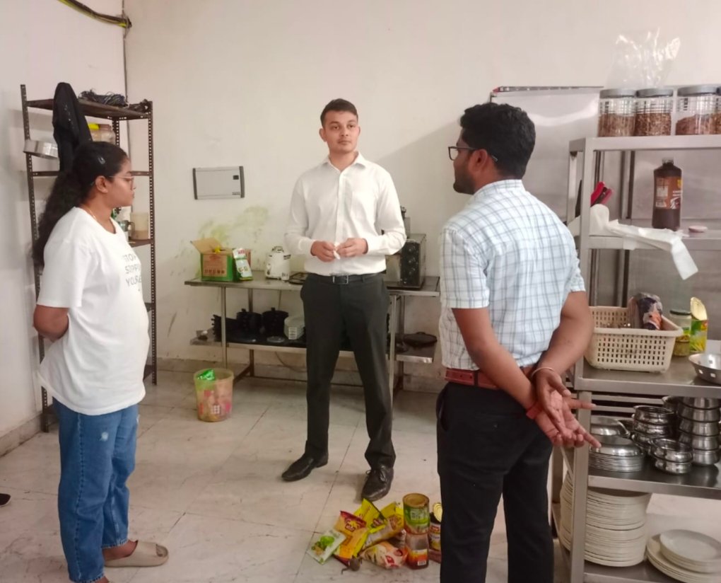 जिले में संचालित रेस्टोरेंट का एसडीएम ने किया औचक निरीक्षण