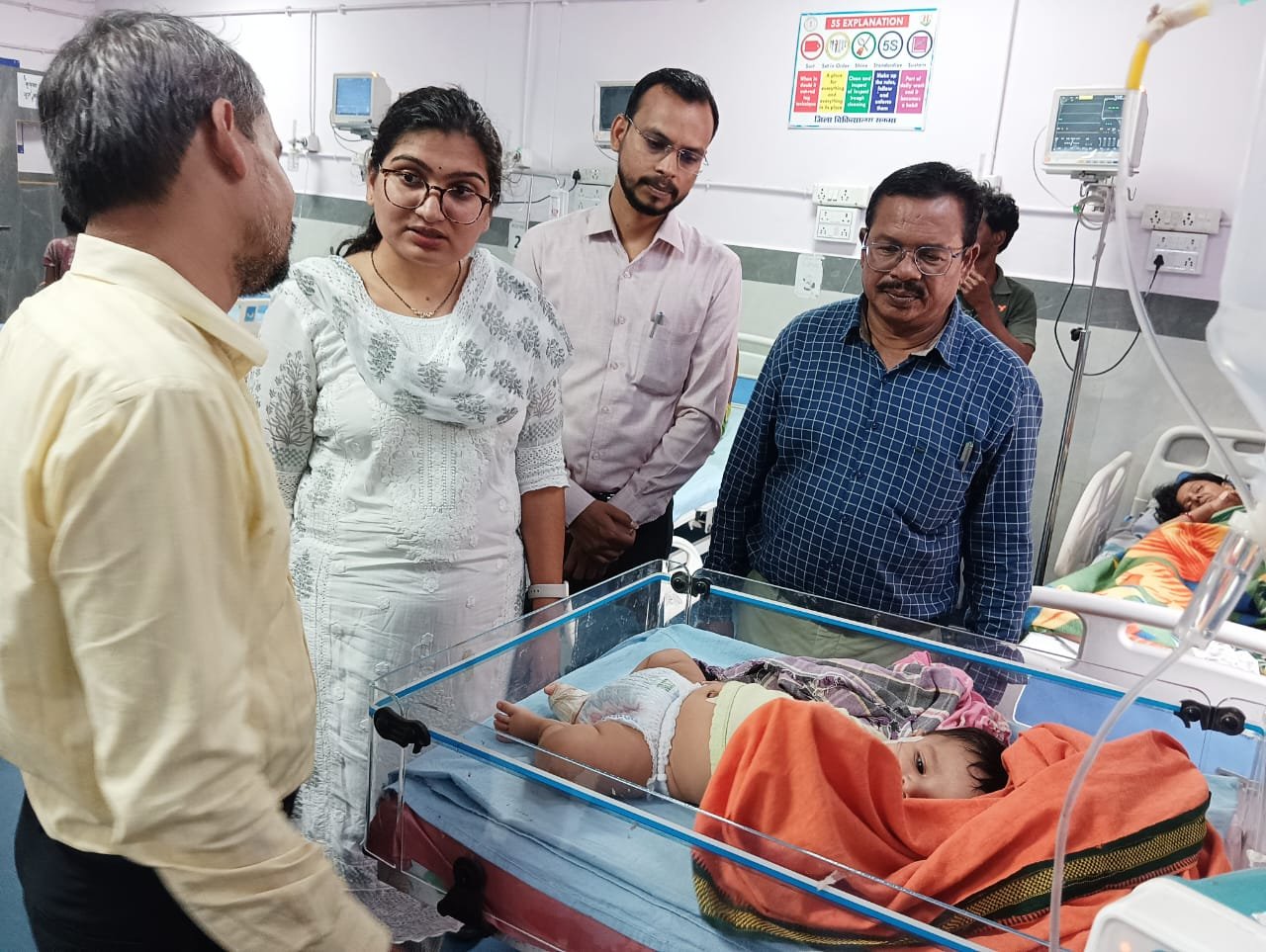 सीईओ जिला पंचायत ने किया जिला चिकित्सालय का औचक निरीक्षण