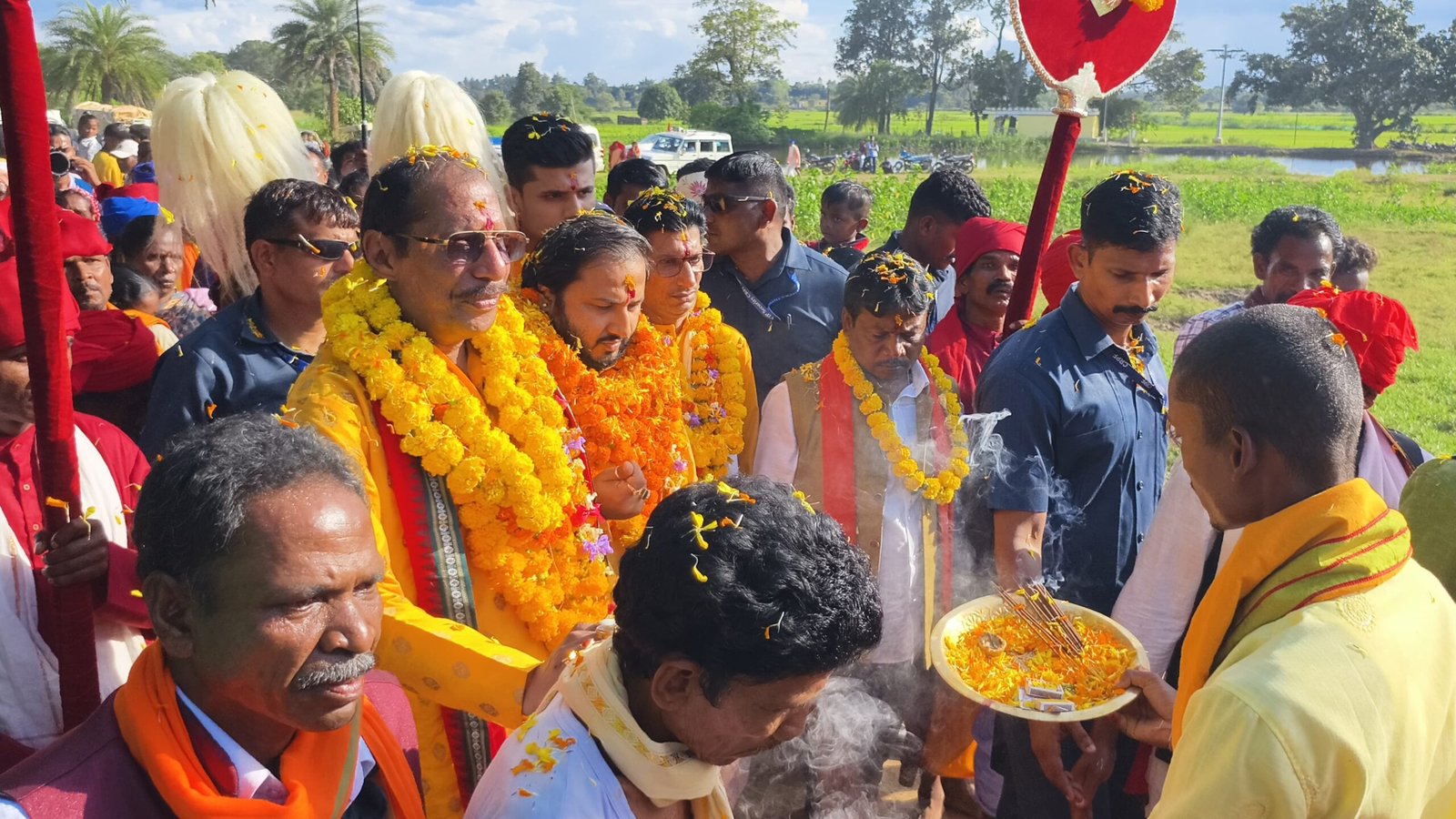 बस्तर दशहरा की बेल न्यौता रस्म पूरी, बस्तर राजा के साथ बस्तर सांसद भी रस्म में रहे मौजूद