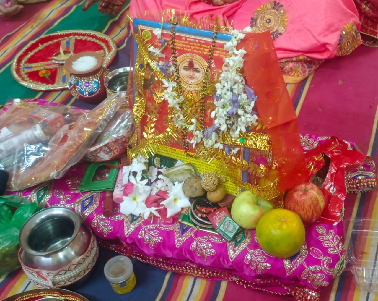 सुहिणी सोच सिंधी समाज की महिलाओ ने मनाया करवाचौथ