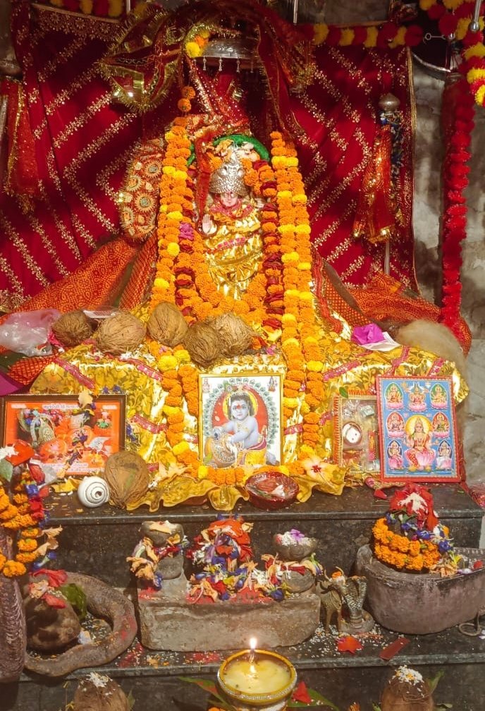 सिन्धु भवन में हिंगलाजिन माता के छत्र को आमंत्रित किया गया