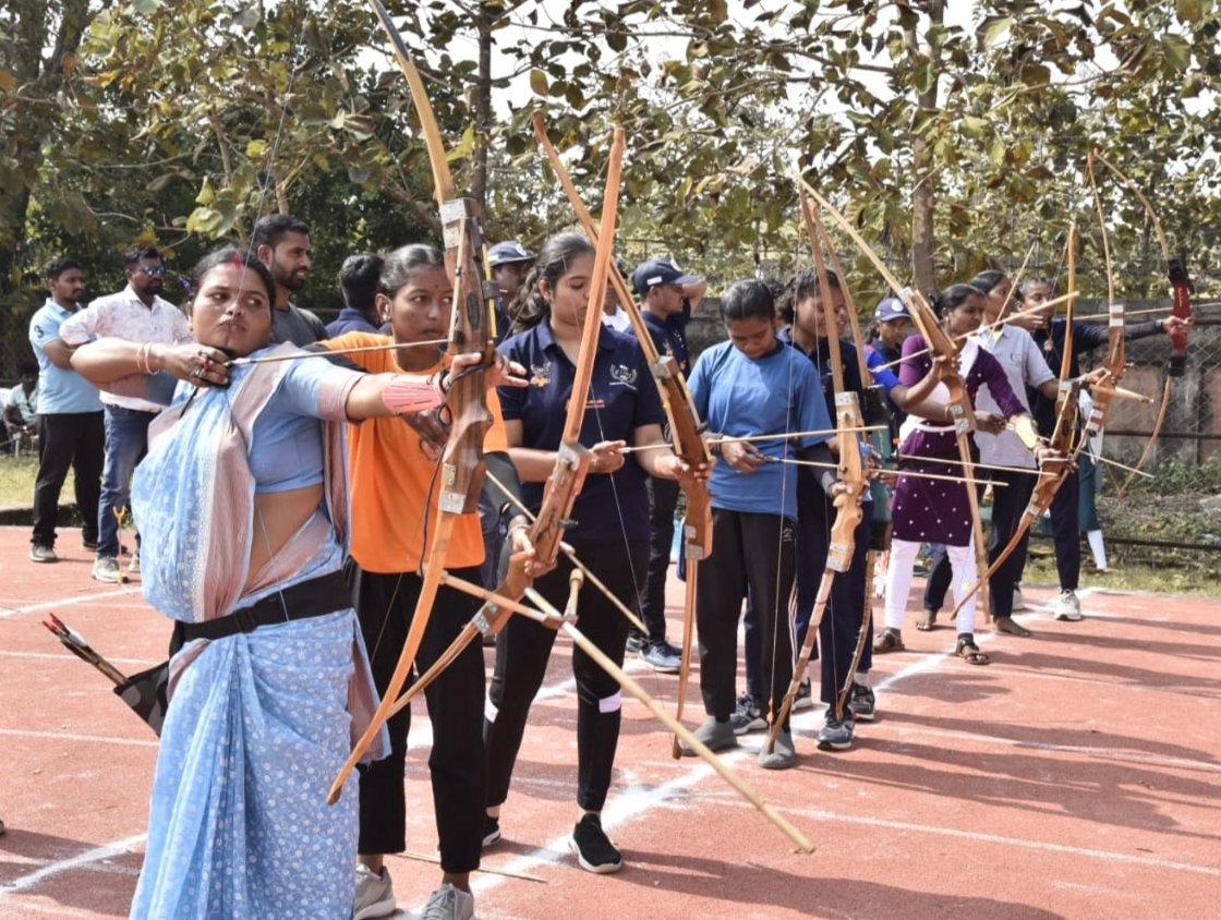 पारम्परिक खेल विधा तीरंदाजी में दूरस्थ ईलाके की महिलाओं ने मारी बाजी