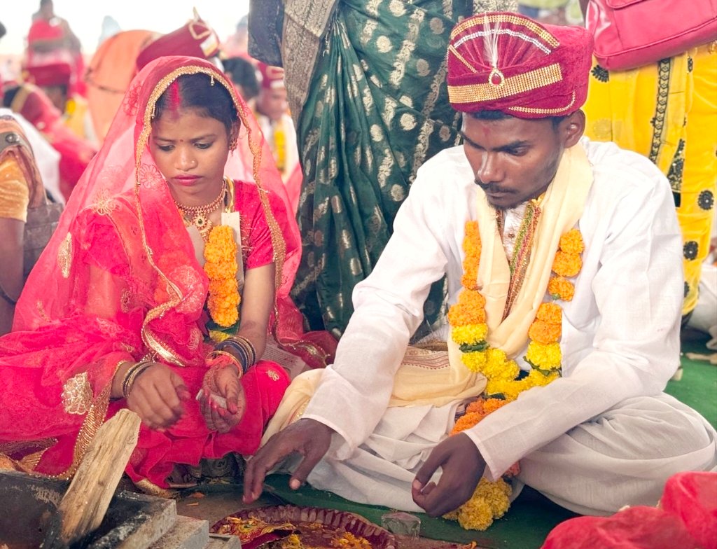 मुख्यमंत्री कन्या विवाह योजना के तहत परिणय सूत्र में बंधे 220 जोड़े