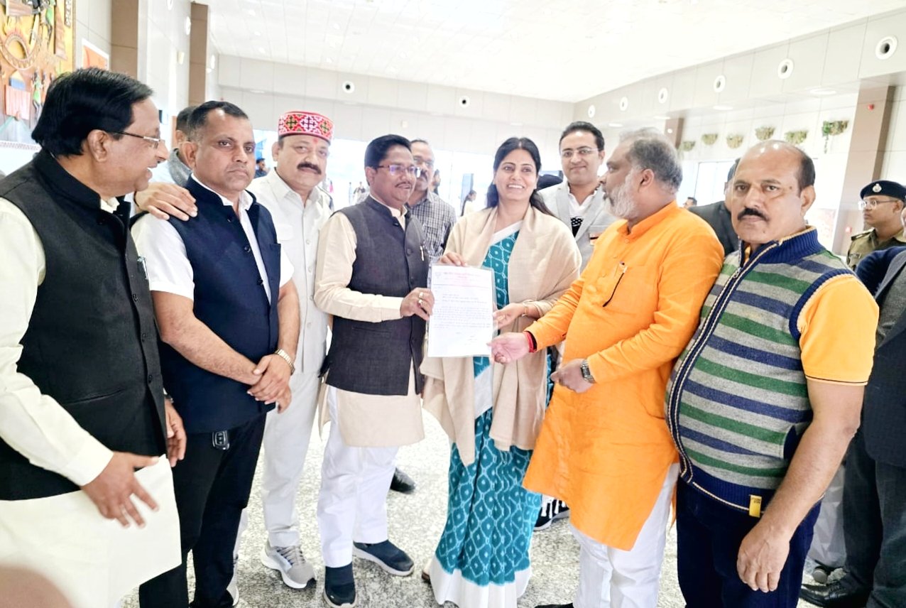एम्स अस्पताल की स्थापना को लेकर केंद्रीय स्वास्थ्य राज्यमंत्री से मिला भाजपा प्रतिनिधि मंडल