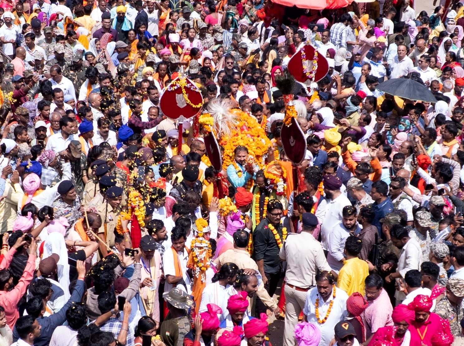 श्रद्धालुओं ने भावुकता के साथ माता मावली को किया विदा