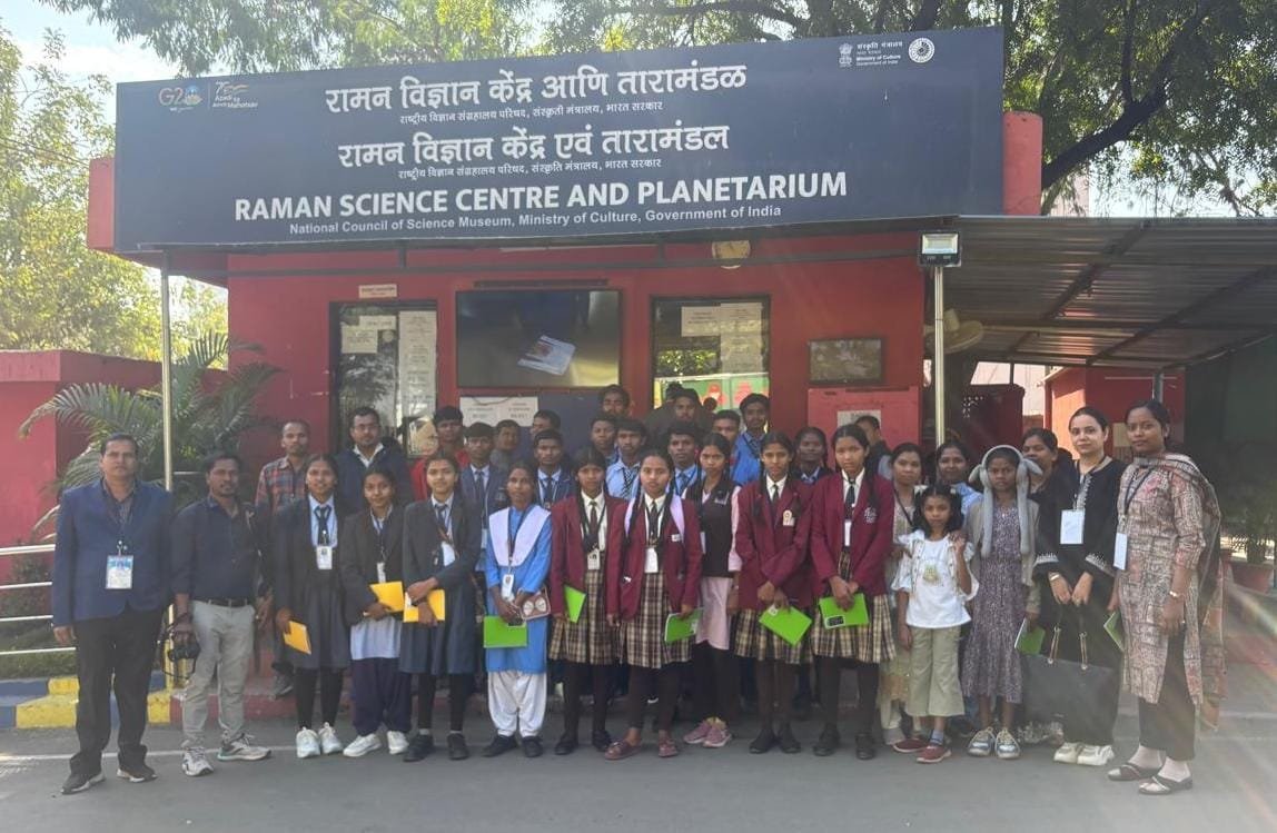 राष्ट्रीय आविष्कार अभियान के तहत विद्यार्थियों किया शैक्षणिक भ्रमण