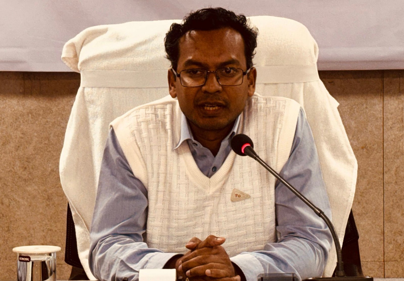 विकास संबंधी योजनाओं का जिले के लोगों को लाभ दिलाना मेरी प्राथमिकता : कलेक्टर