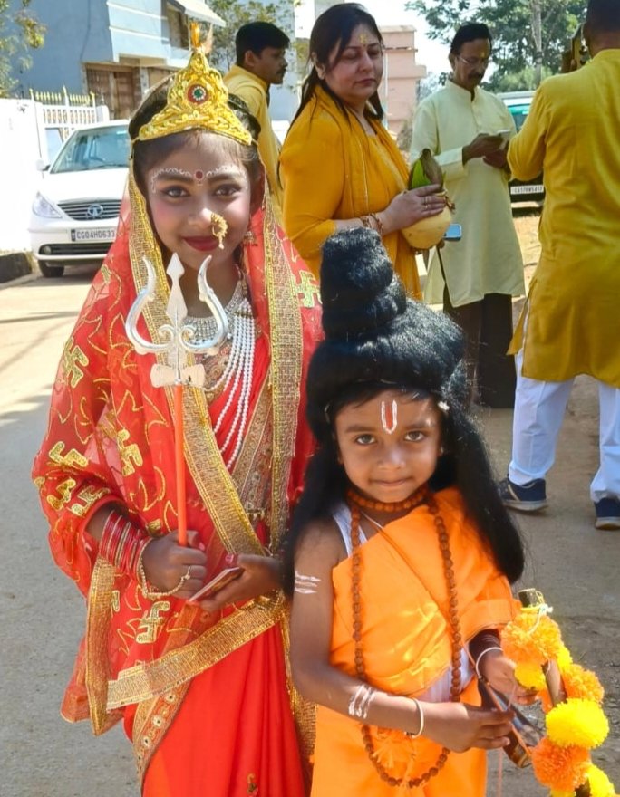 कलश यात्रा से शहर में भक्ति का माहौल बना, बच्चों ने राम सीता का रूप धरा