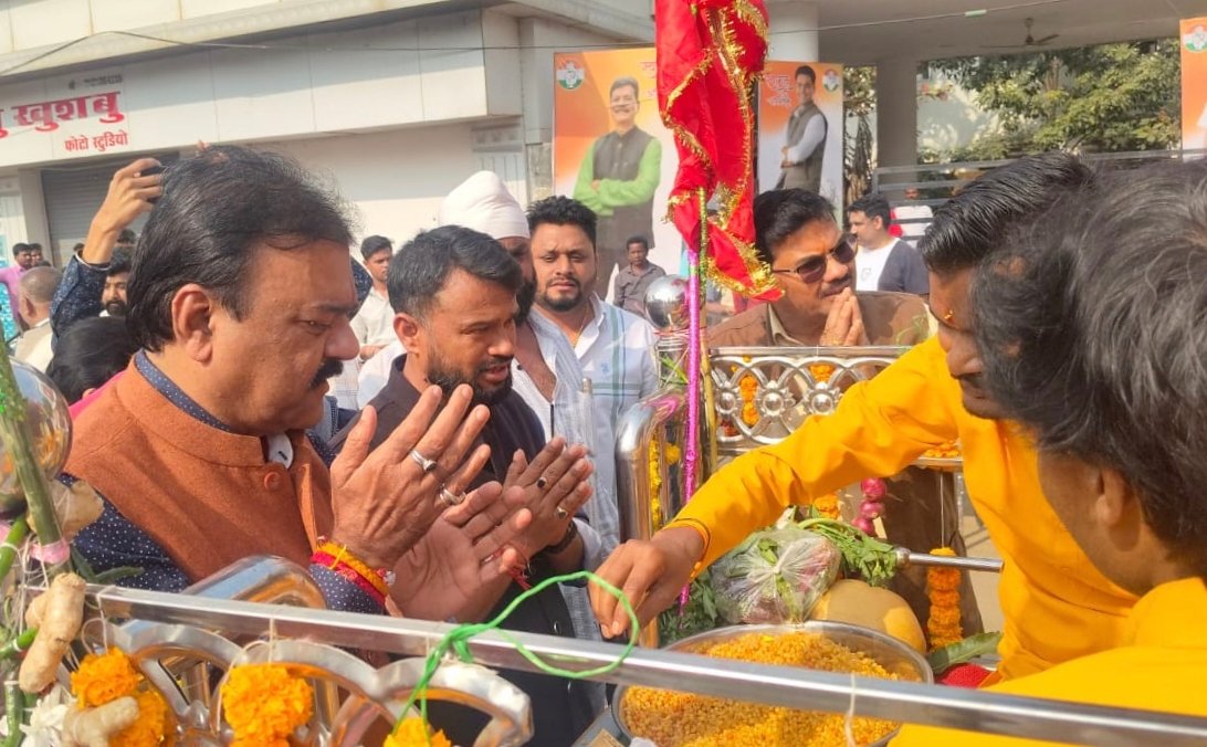 कांग्रेसियों ने माता शाकंभरी जी की शोभायात्रा का किया भव्य स्वागत
