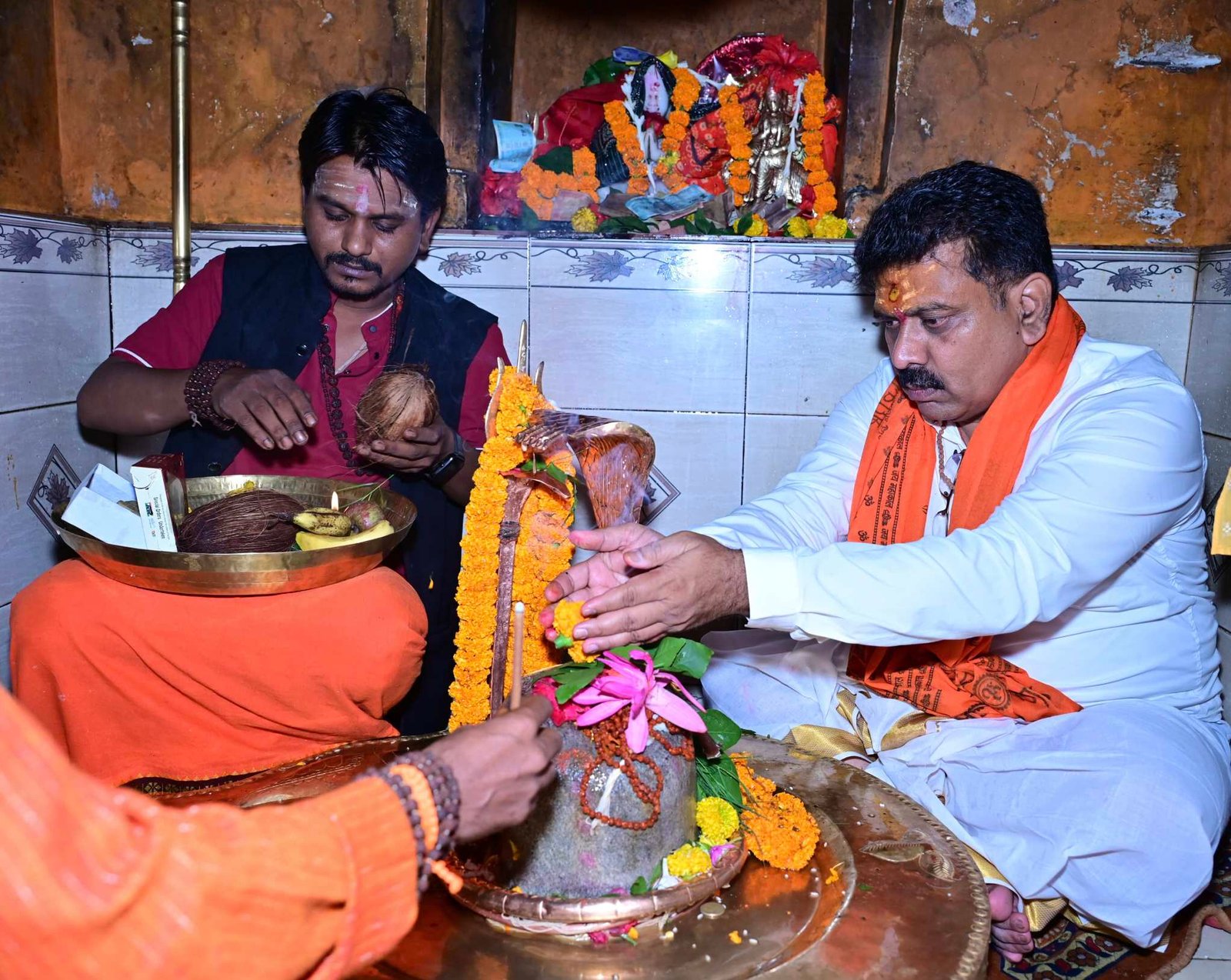 श्रावण मास के अंतिम सोमवार को उप मुख्यमंत्री ने किए जलेश्वर महादेव में विधिवत पूजा-अर्चना