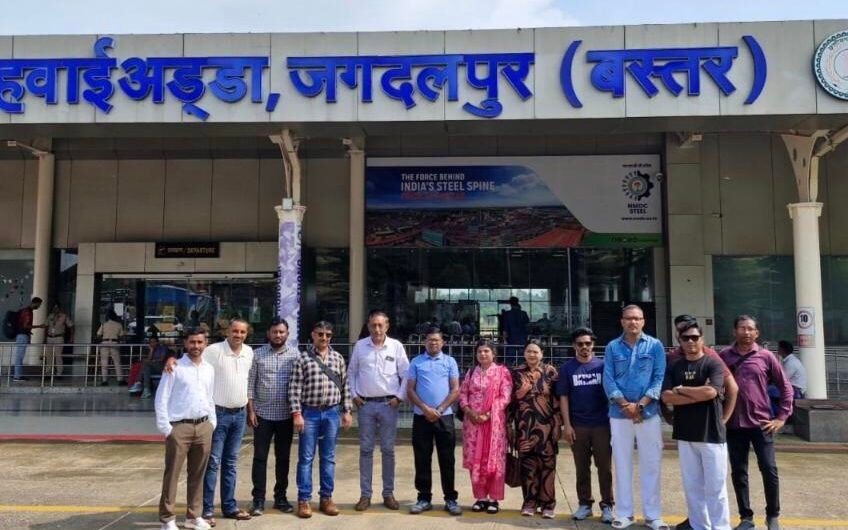 बस्तर संभाग के पत्रकारों दल पुणे-मुंबई राष्ट्रीय अध्ययन दौरे पर रवाना