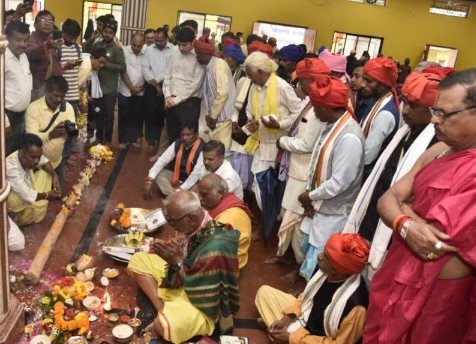 श्रद्धा और उल्लास के साथ संपन्न हुई बस्तर दशहरा की डेरी गड़ाई की रस्म