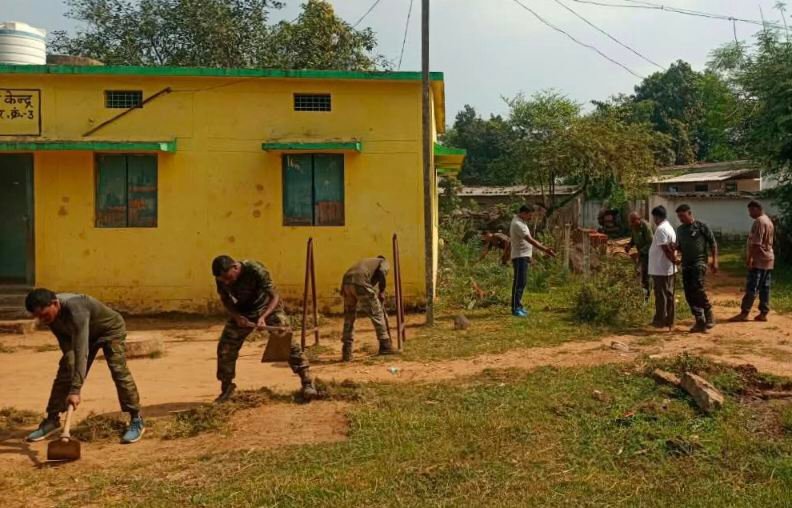 स्वच्छ भारत अभियान के तहत एसटीएफ ने चलाया स्वच्छता अभियान