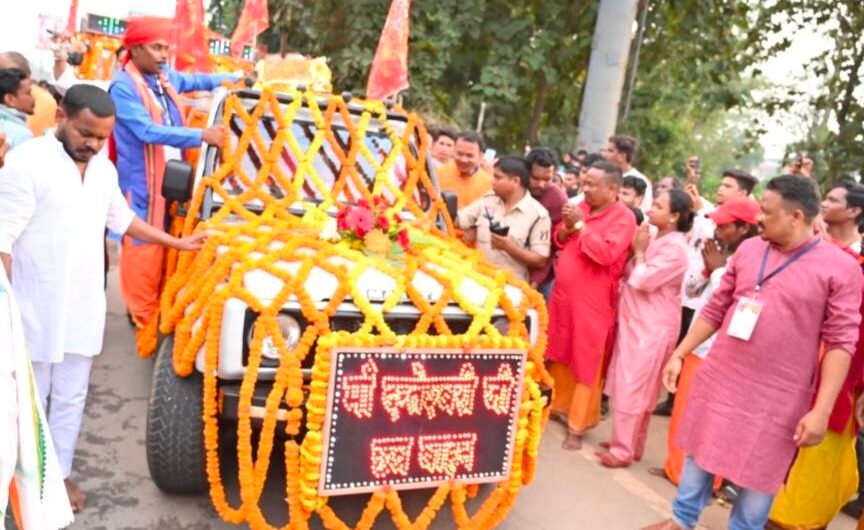 बस्तर दशहरा में शामिल होने माई दंतेश्वरी की डोली एवं छत्र दंतेवाड़ा से हुई रवाना