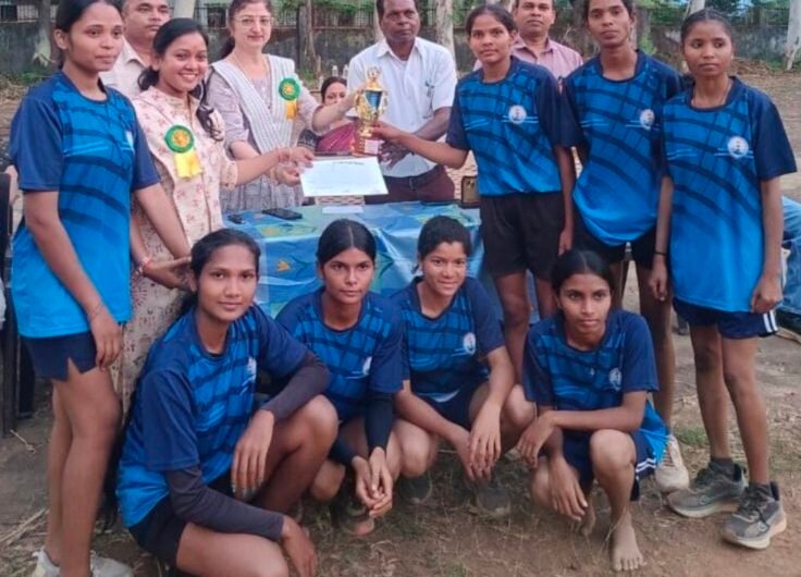 वॉलीबॉल में जिले के शासकीय दंतेश्वरी महाविद्यालय की बेटियों का जलवा, दूसरी बार बनी चैंपियन